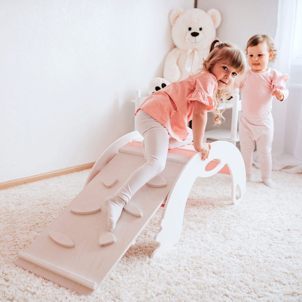 White Climbing toys for toddlers - Kletterspielzeug, Kletterdreieck, Pikler Dreieck weiss für Kleinkinder