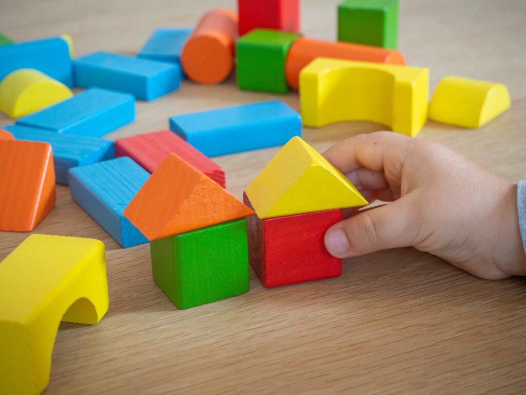 Montessori toys - Montessori Spielzeug fördert emotionale Intelligenz